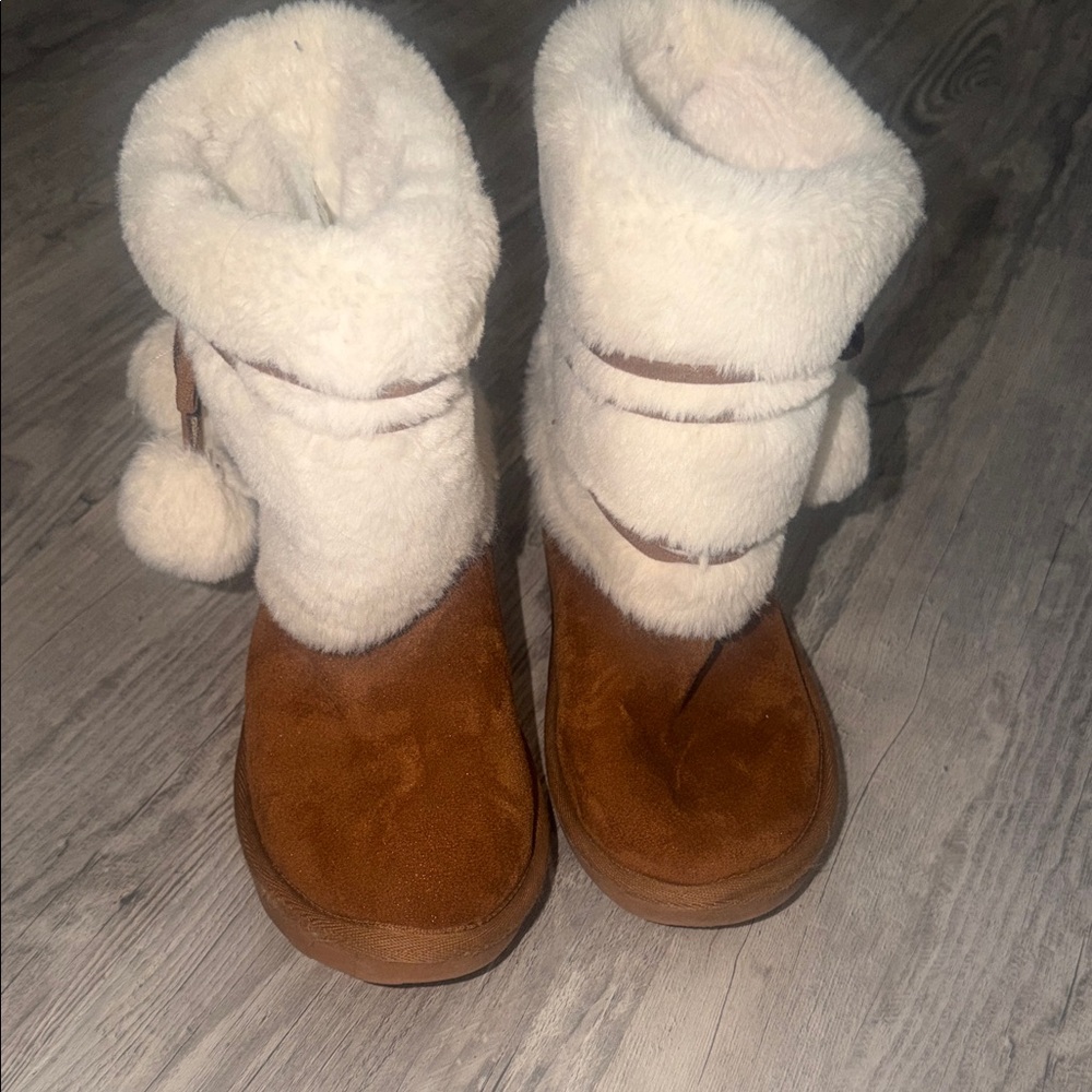 True Craft Kids Boots in White and Brown